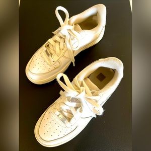 NIKE AIRFORCE YOUTH TENNIS SHOES